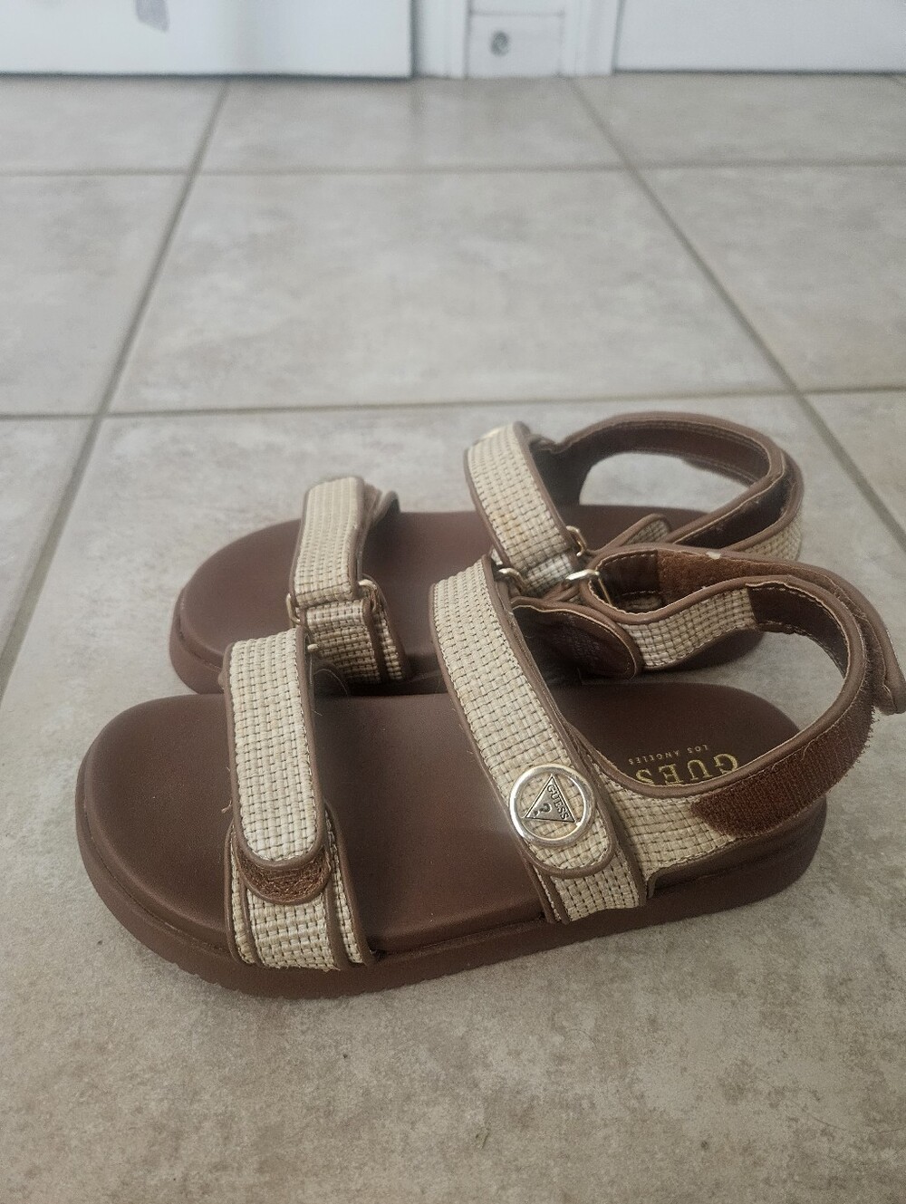 Guess Womens sandals